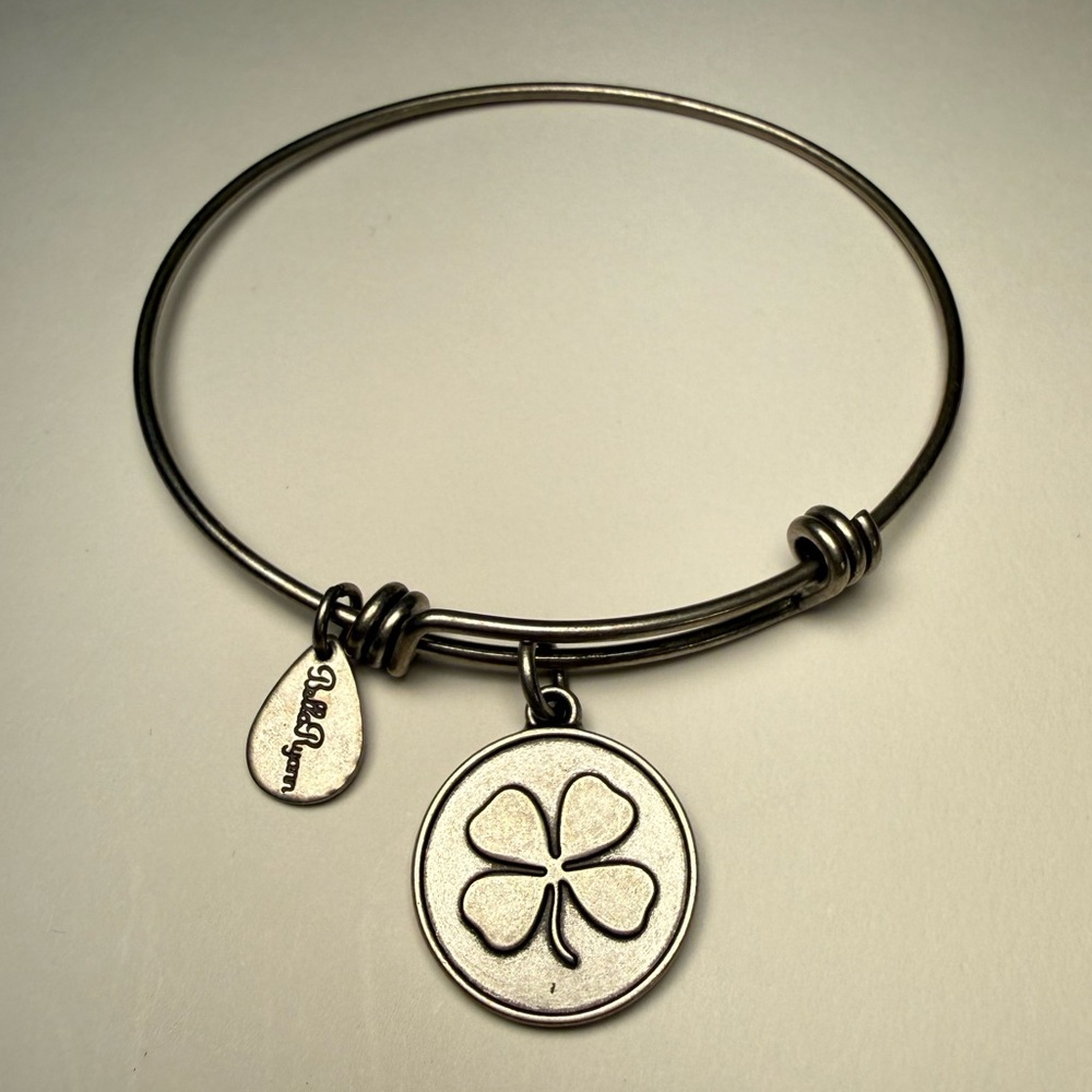 Bella Ryann Four Leaf Clover Vintage Charm Bangle Bracelet - Picture 5 of 6